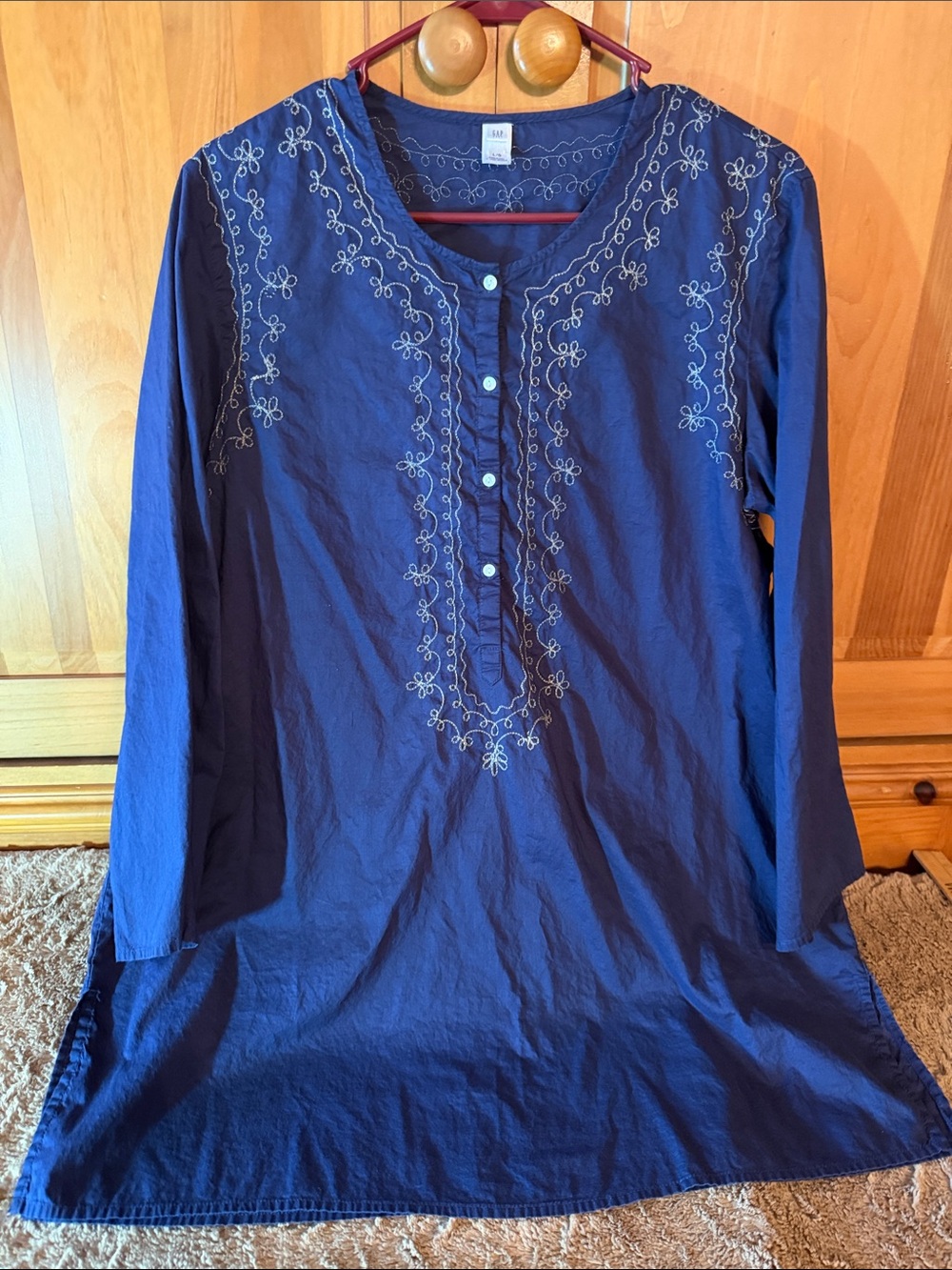 GAP Navy Blue Shimmery Thread Embroidered Tunic Top Large 100% Cotton.